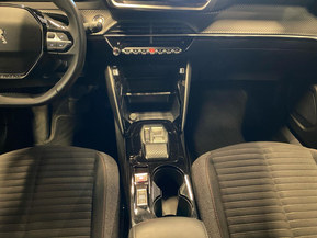 Peugeot e-2008
