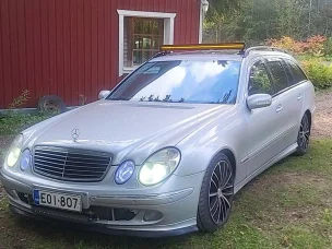 Mercedes-Benz 320