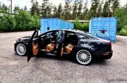 Jaguar XJ
