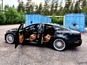 Jaguar XJ