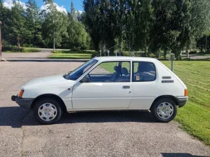 Peugeot 205