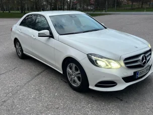 Mercedes-Benz 220