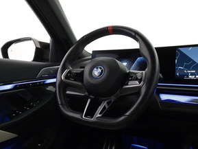 BMW i5 M60