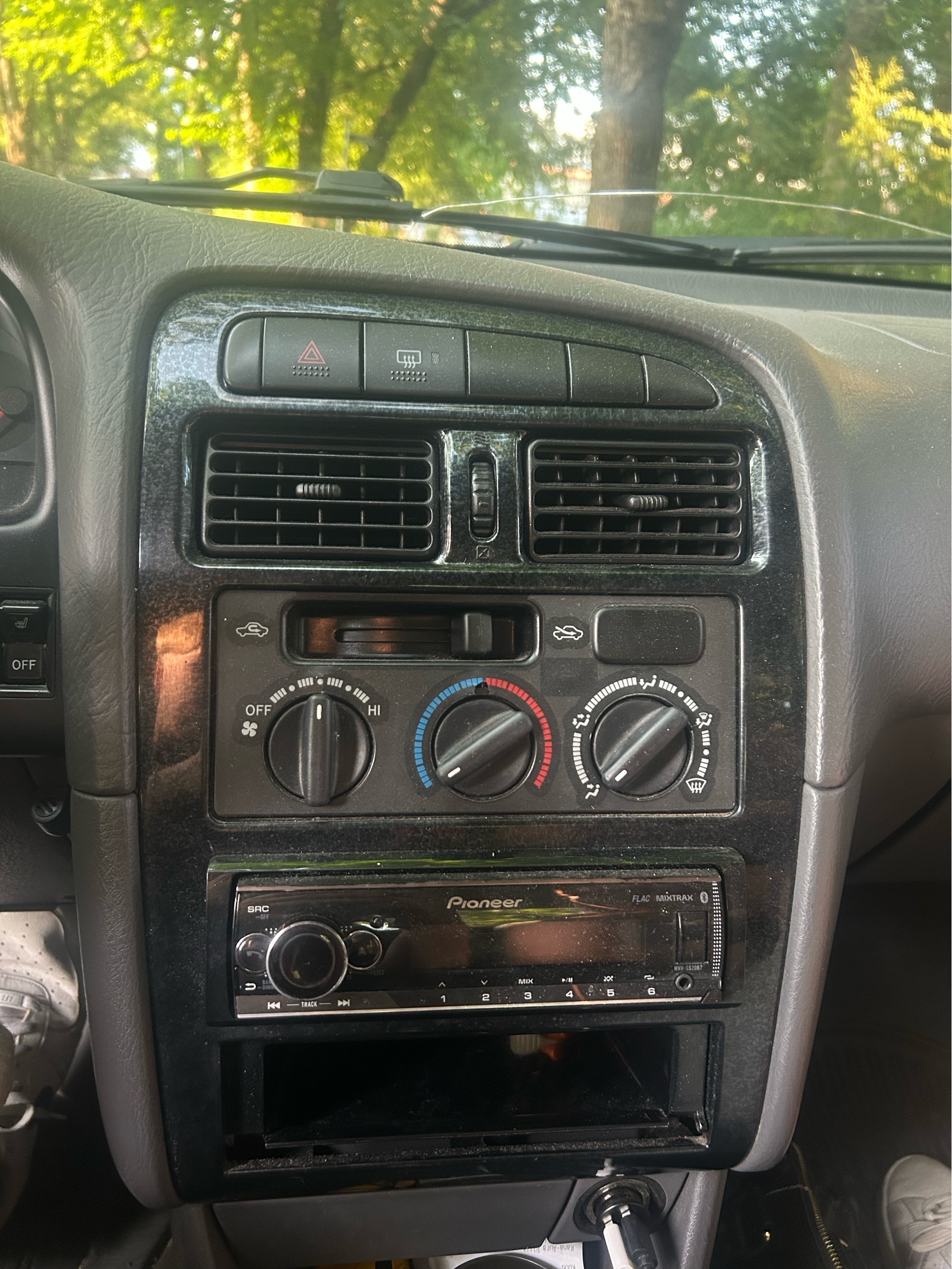 Toyota Avensis 1998, photo 5/10