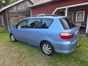 Toyota Avensis Verso