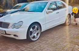 Mercedes-Benz C 320