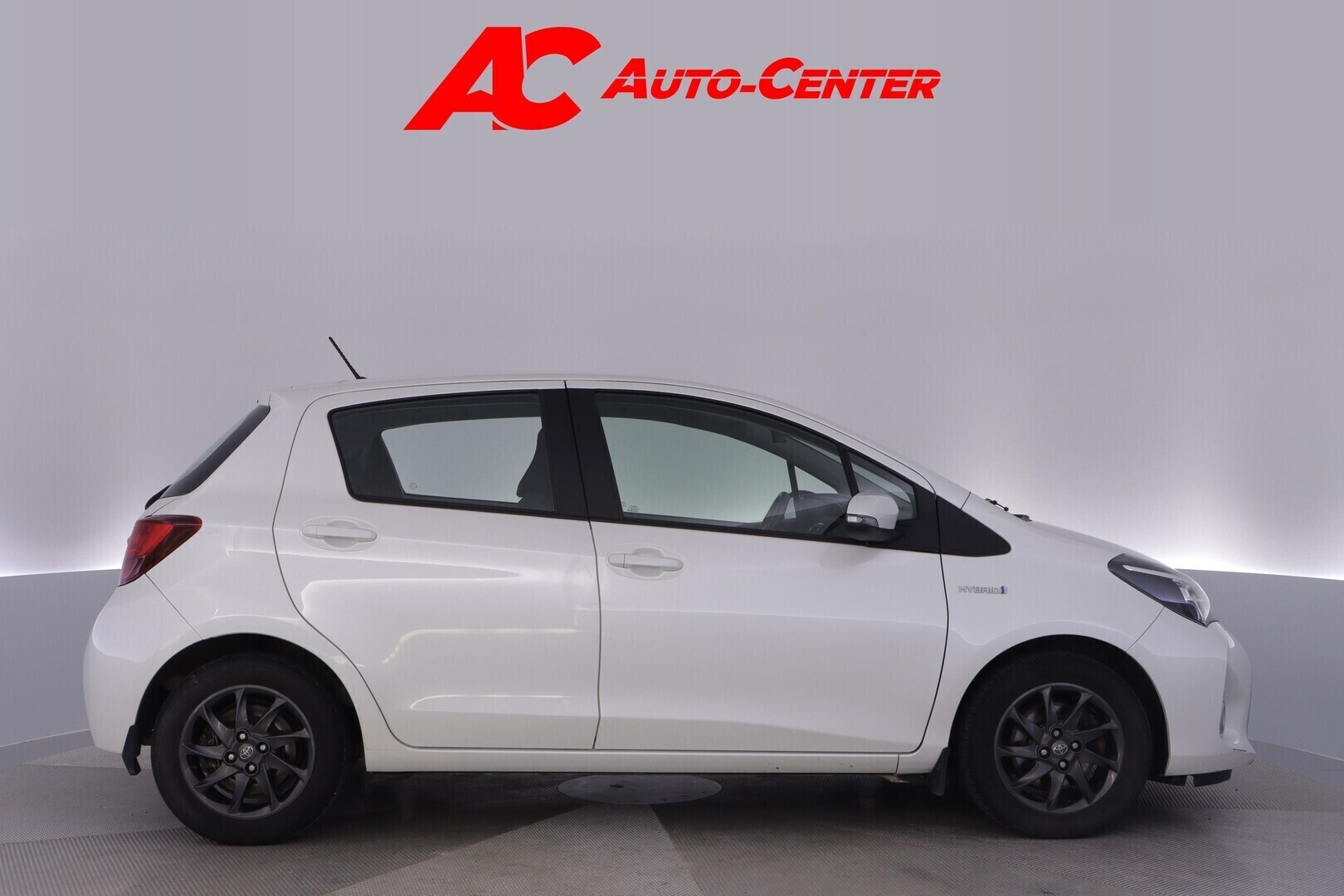 Toyota Yaris 1,5 Hybrid Active 5ov 2017, kuva 5/10