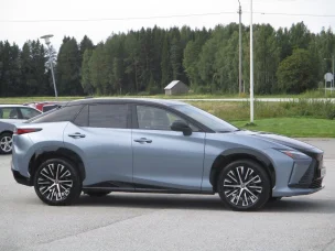 Lexus RZ