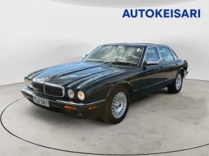 Jaguar XJ8