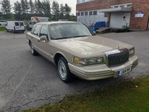 Lincoln Town Car