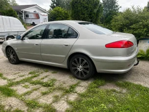 Peugeot 607