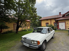 Mercedes-Benz 240