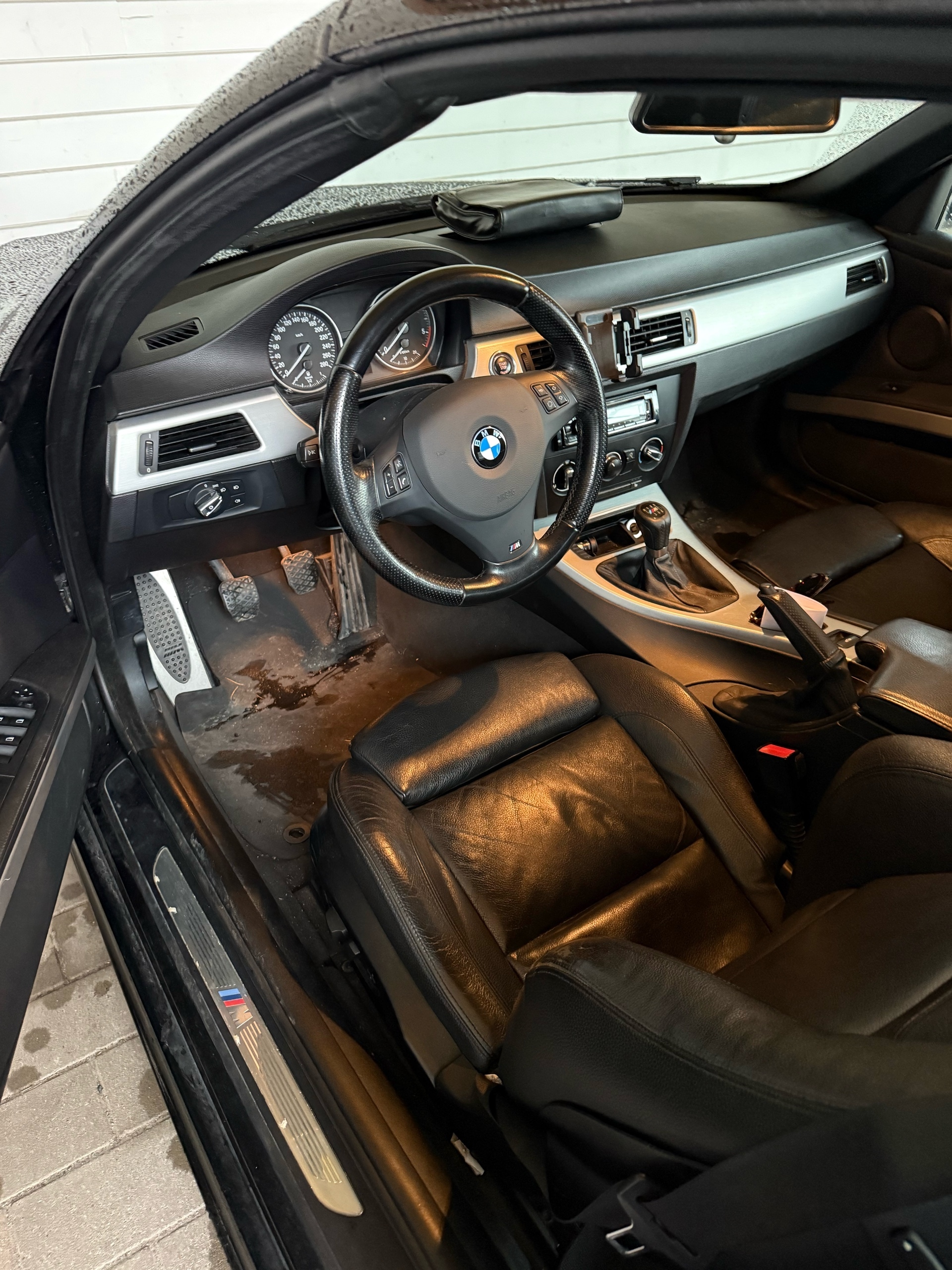 BMW 330 2011, photo 5/7