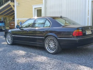 BMW 750