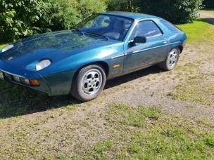 Porsche 928