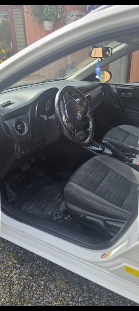 Toyota Auris 2015, kuva 6/8