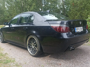 BMW 525