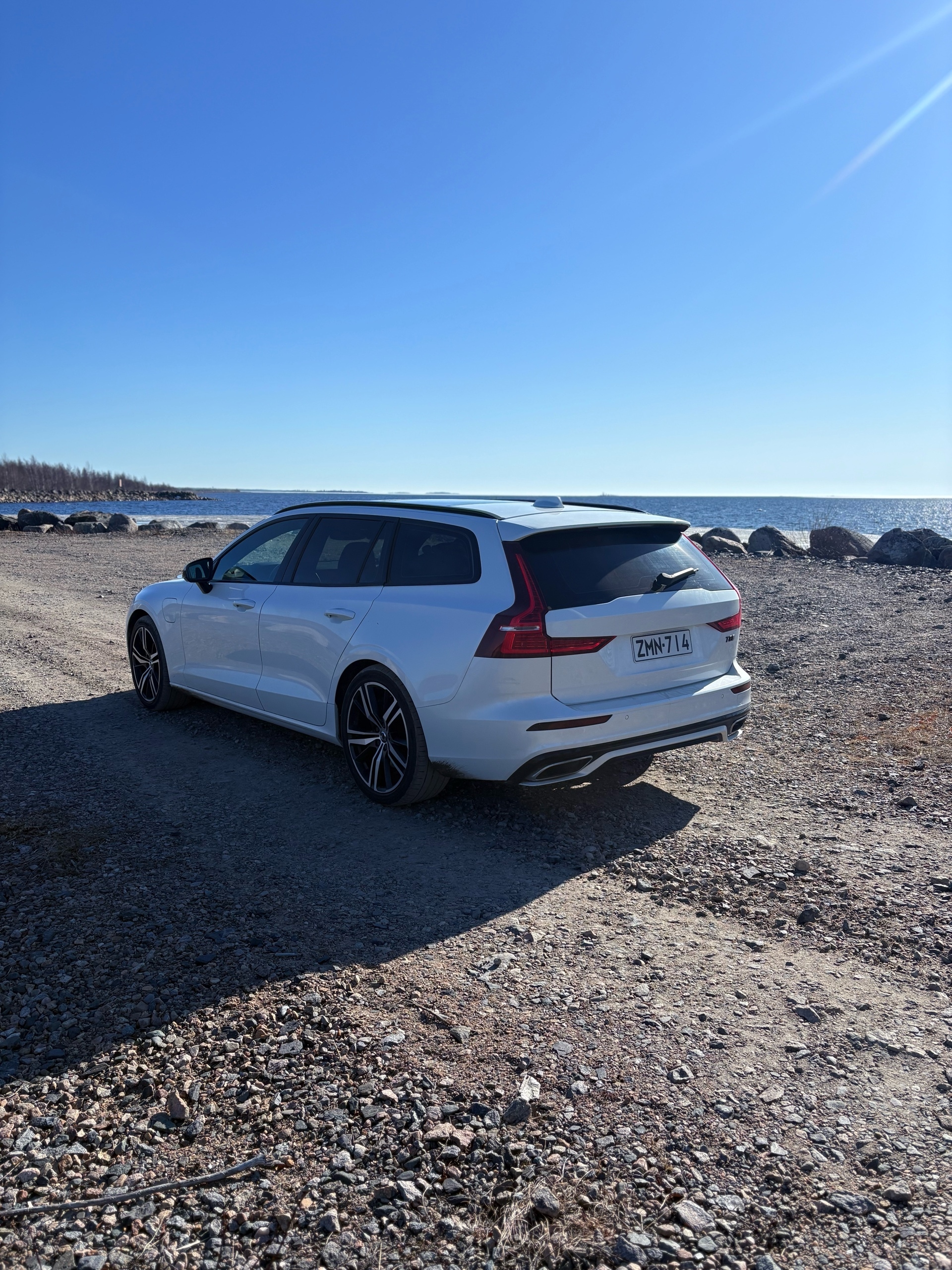 Volvo V60 T8 AWD Business R-Design aut 2019, photo 2/5