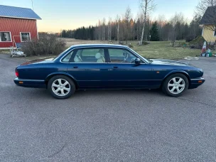 Jaguar XJR