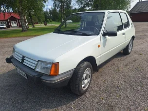Peugeot 205