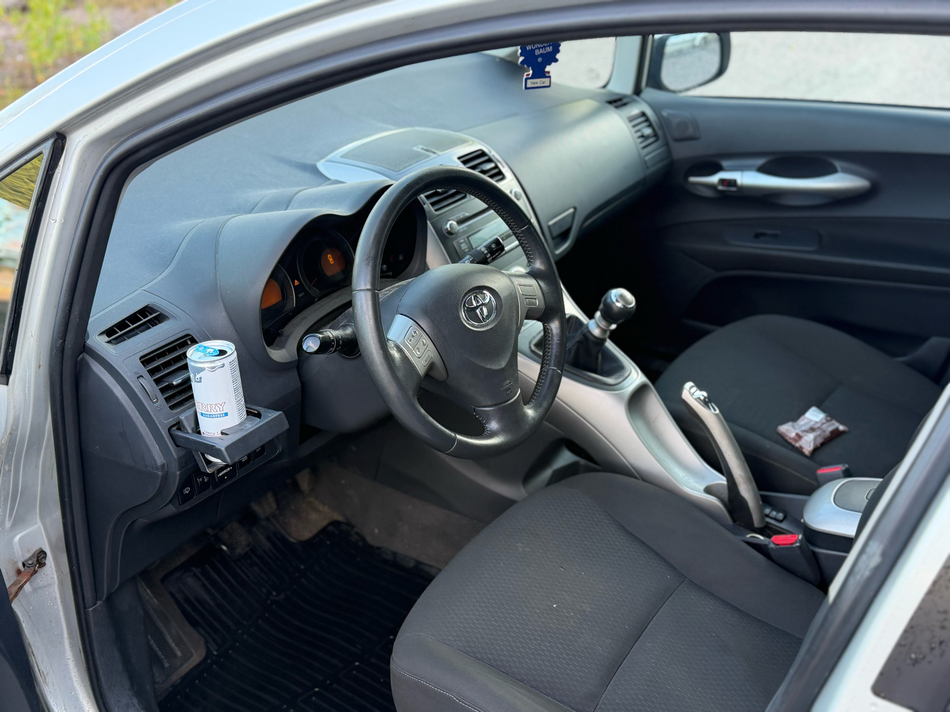Toyota Auris 2009, kuva 6/8