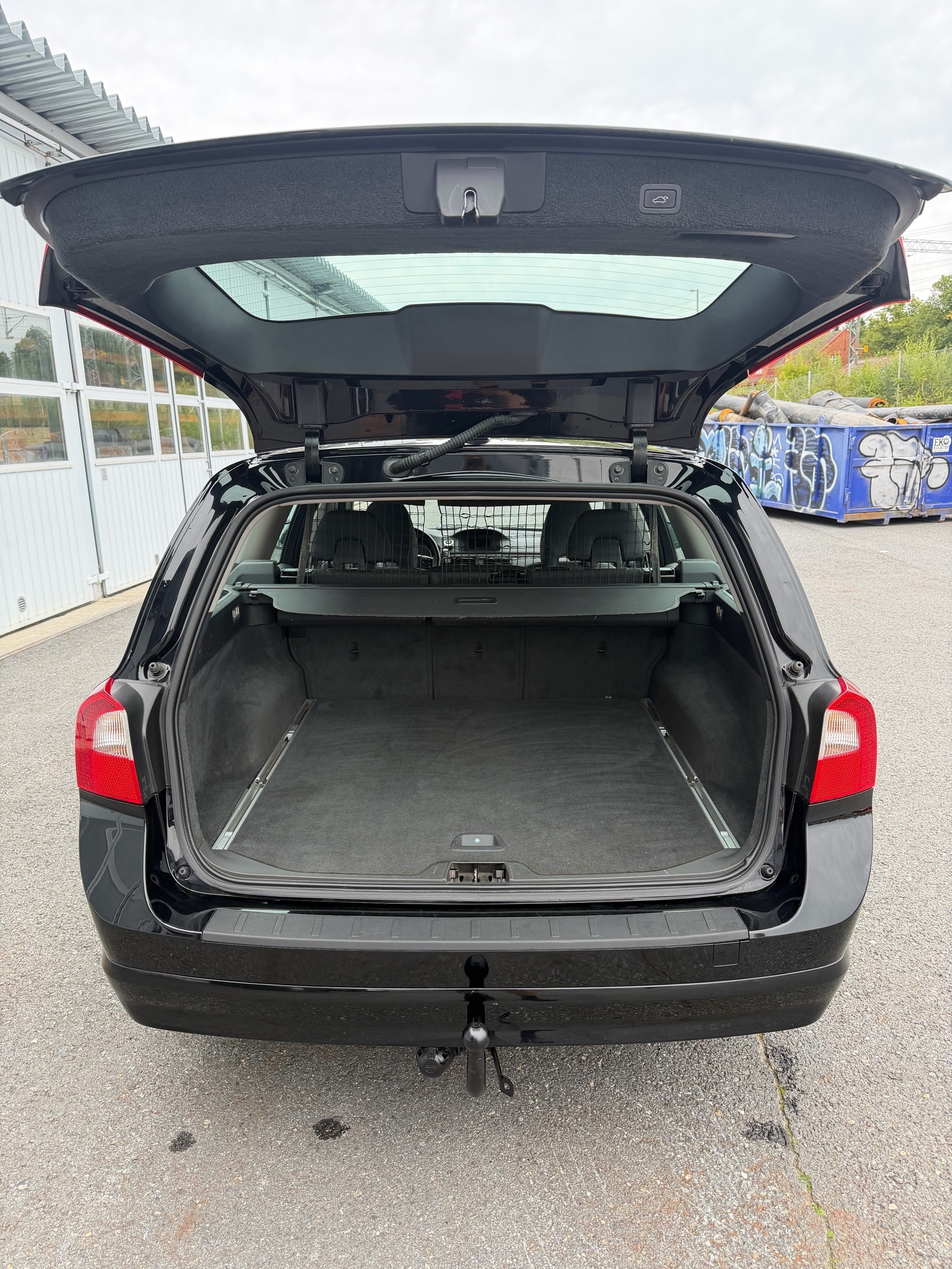 Volvo V70 1,6D DRIVe Kinetic 2012, kuva 7/19