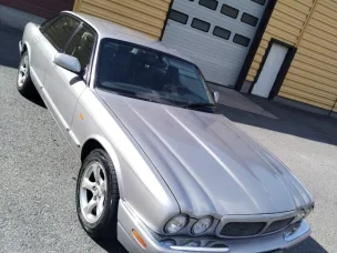 Jaguar XJ8