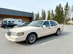 Lincoln Town Car