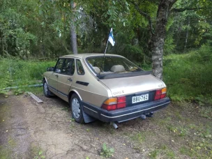 Saab 900