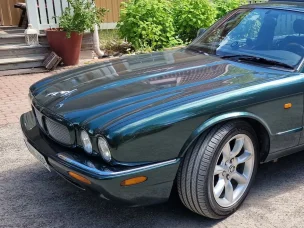 Jaguar XJR