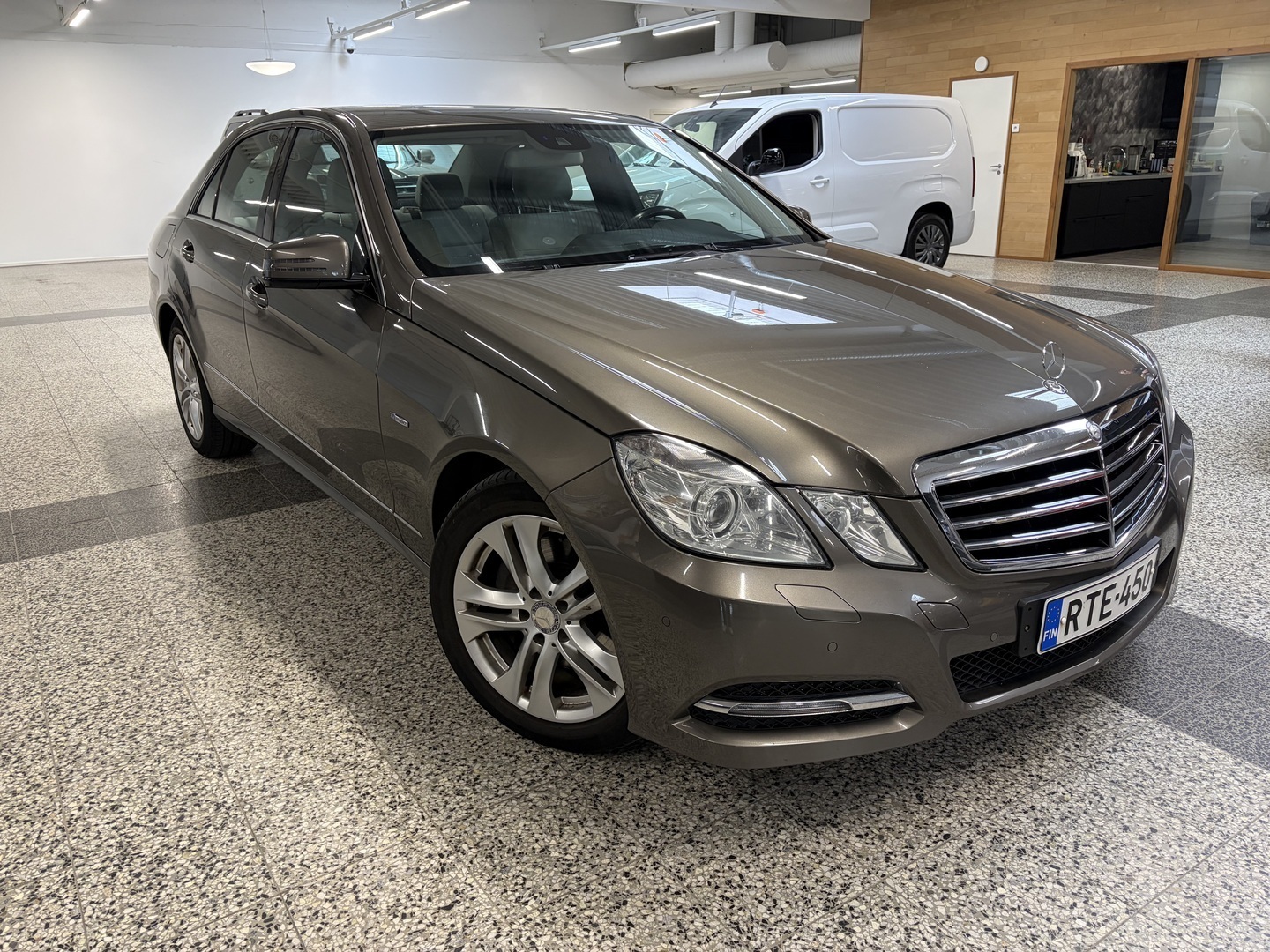 Mercedes-Benz E