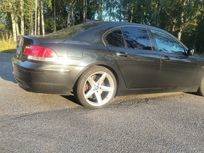 BMW 745