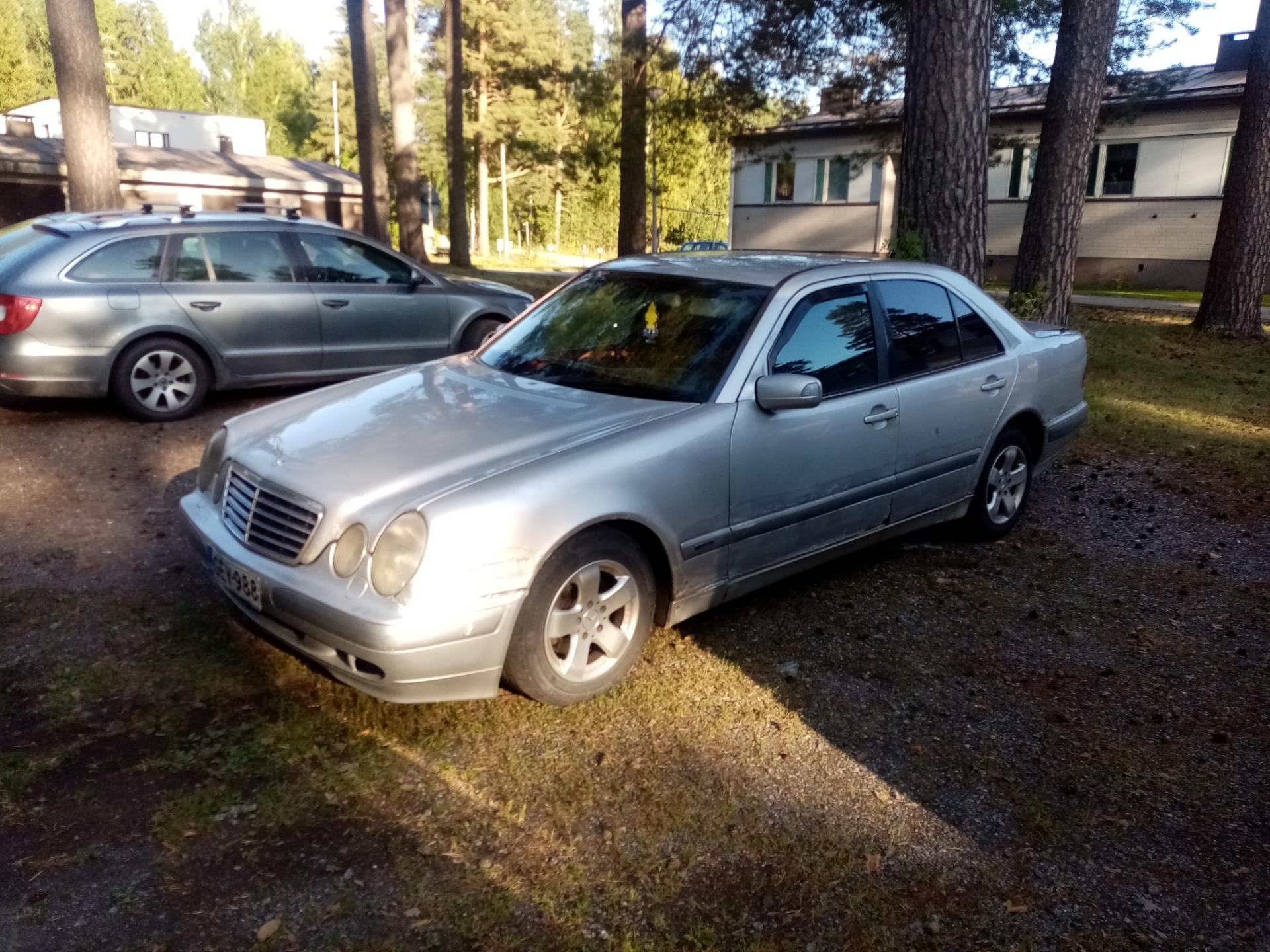 Mercedes-Benz E 200