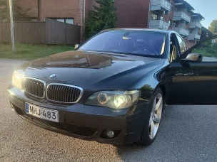 BMW 745