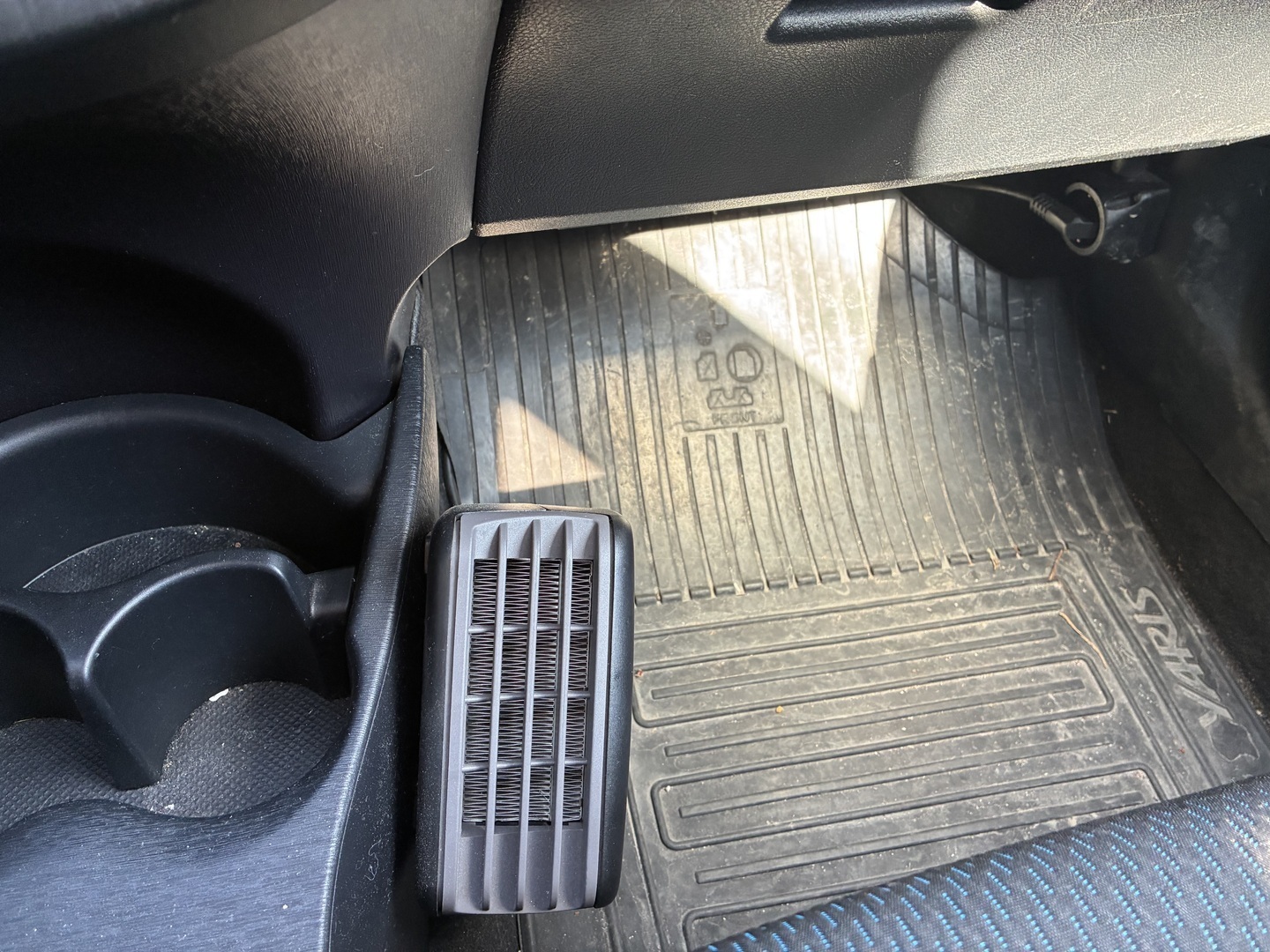 Toyota Yaris Hybrid Style 1,5 2014, photo 5/7