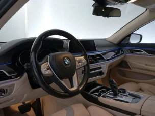 BMW 740