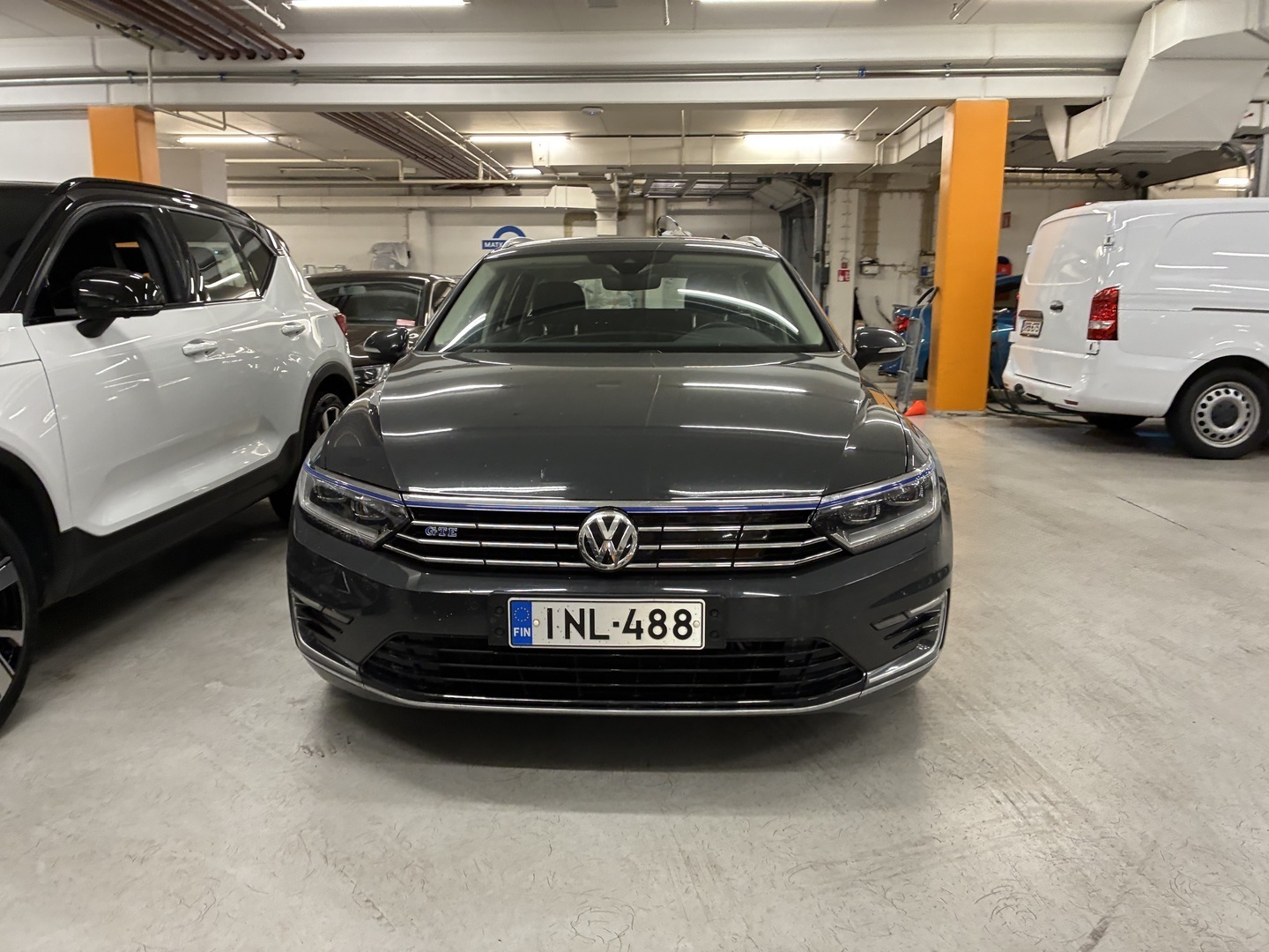 Volkswagen Passat 2017, photo 2/13