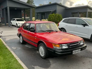 Saab 900