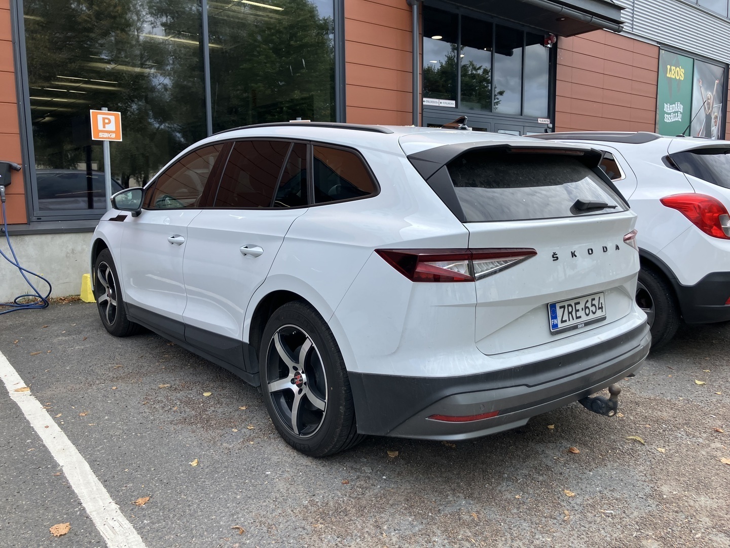Skoda Enyaq 60 iV 2022, photo 2/4