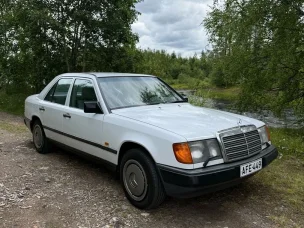 Mercedes-Benz 230