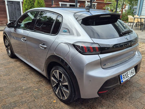 Peugeot e-208