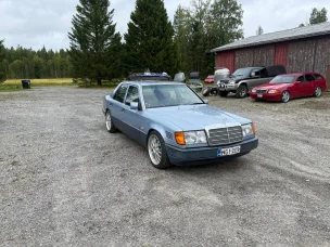 Mercedes-Benz 300
