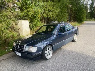 Mercedes-Benz 230