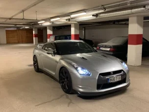 Nissan GT-R