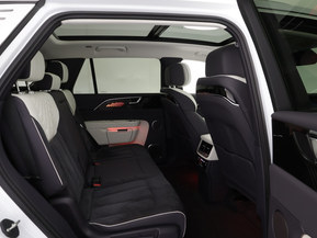 Hongqi E-HS9