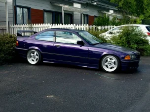 BMW 325