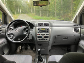 Toyota Avensis Verso