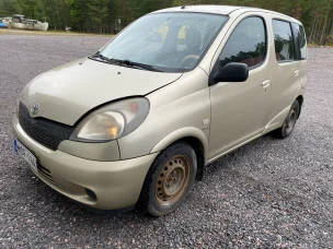 Toyota Yaris Verso