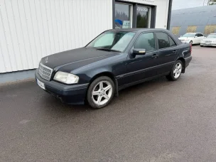 Mercedes-Benz C 230