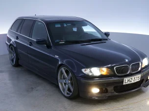 BMW 330